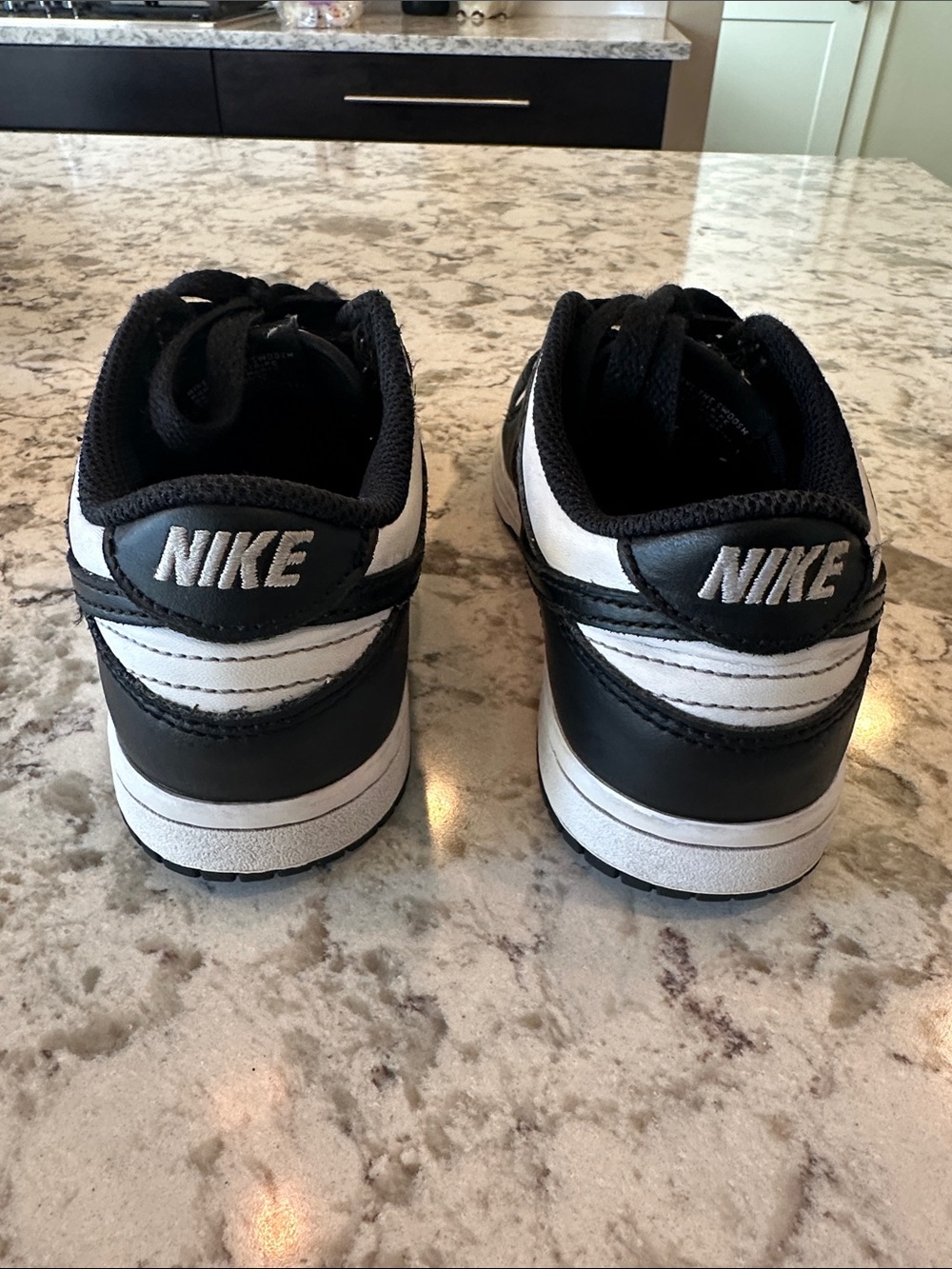 Kids Nike Dunks Black and White Low-Top Sneakers. Size 1. - Picture 4 of 8